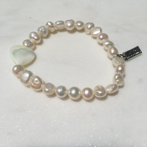 Fresh Water Pearl and Natural Seashell Heart Charm Stretch Bracelet
